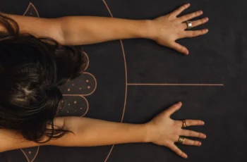 Relieve Wrist Pain with 5 Essential Yoga Stretches