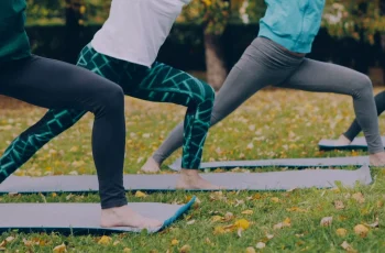 6 Essential Yoga Poses to Strengthen Your Knees and Reduce Pain